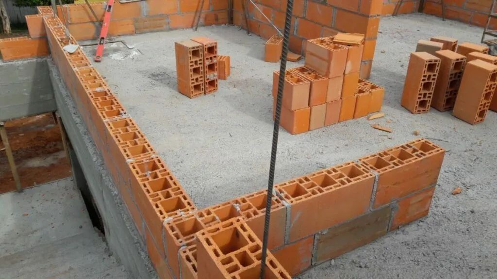CONTRATA-SE BLOQUEIRO PROFISSIONAL - Foto 2