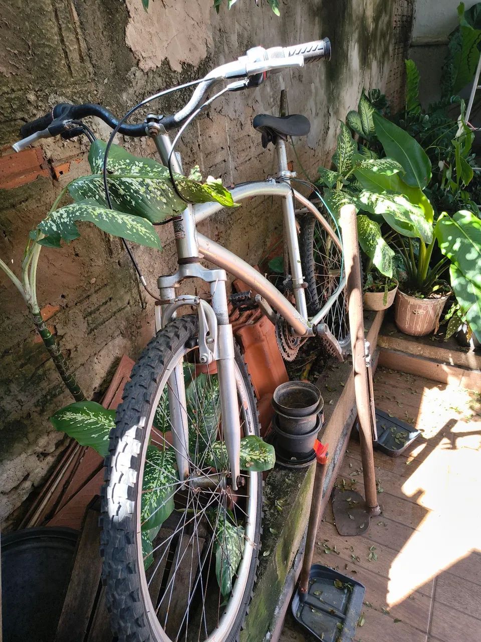 Bicicleta alumínio com pneus novos  - Foto 2