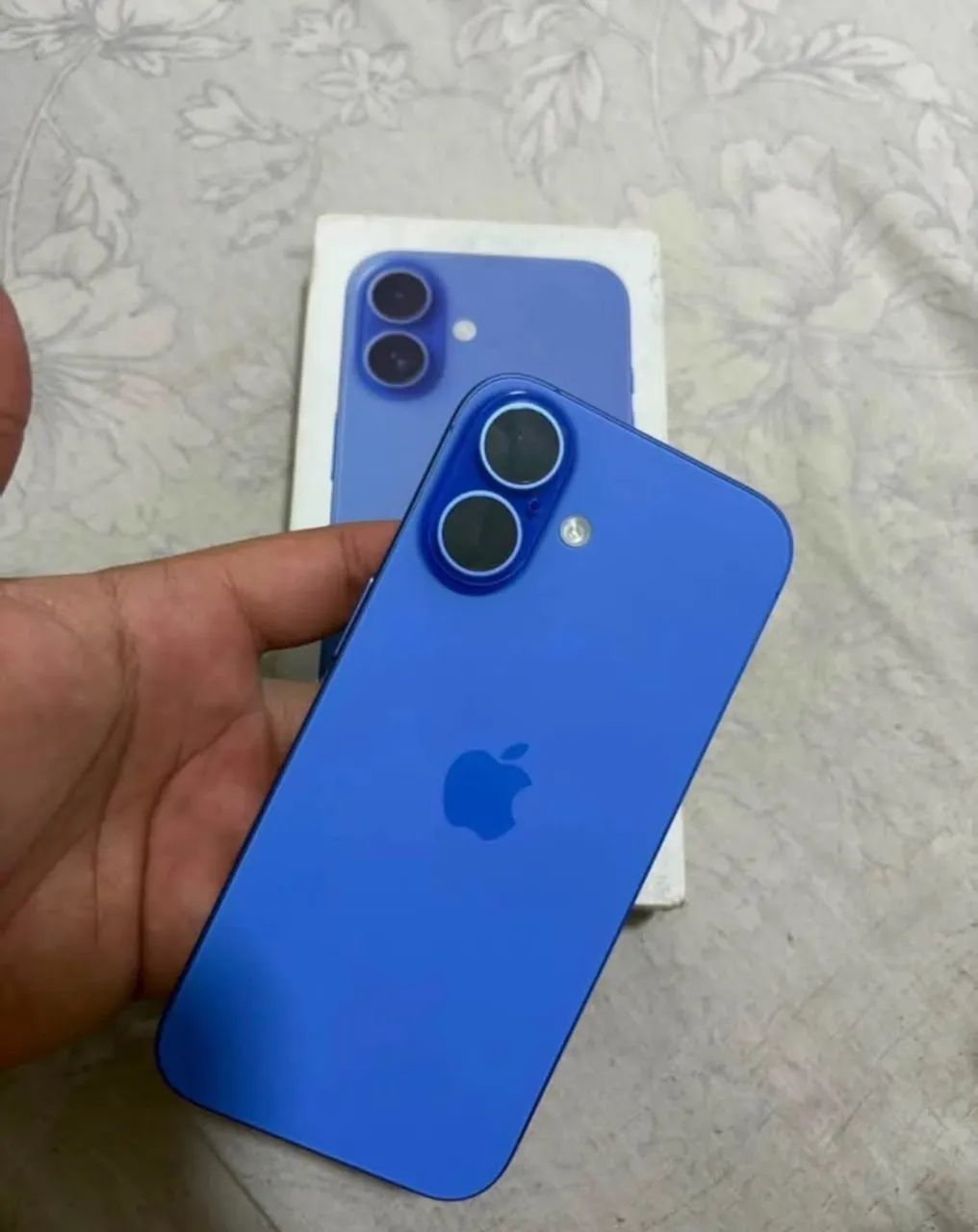 iPhone 16 