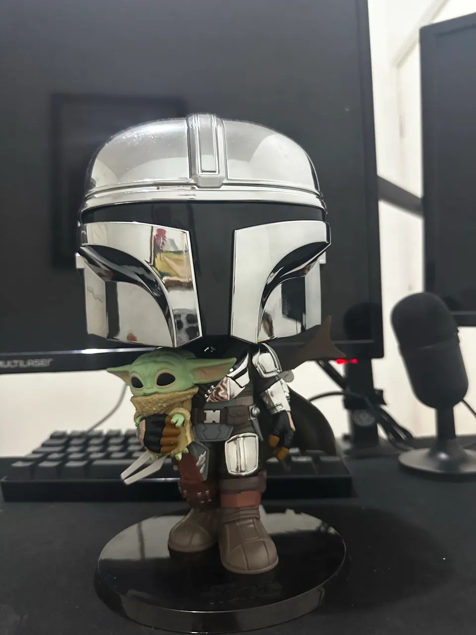 Funko Jumbo mandalorian