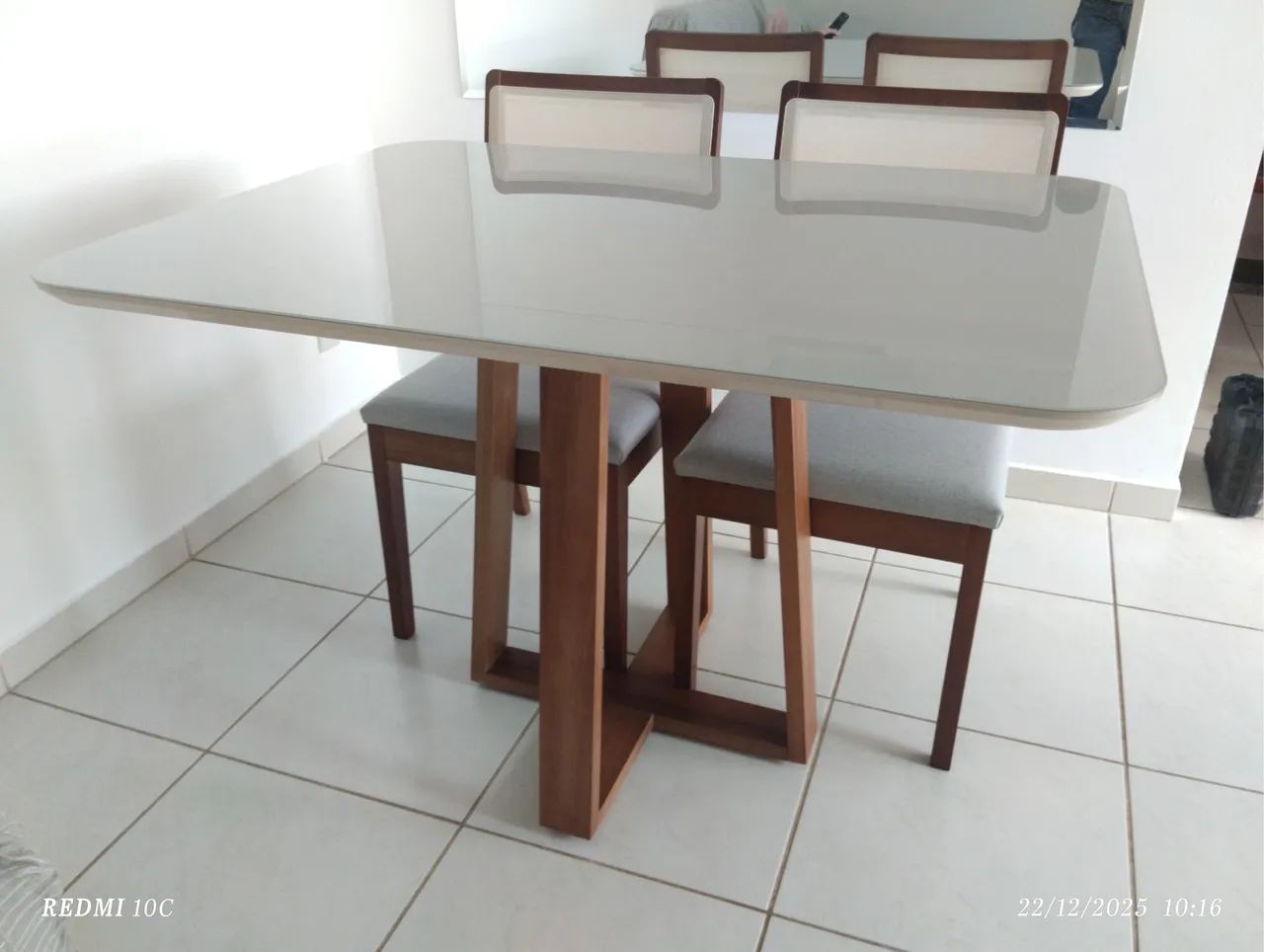 Mesa 4 cadeiras  - Foto 3