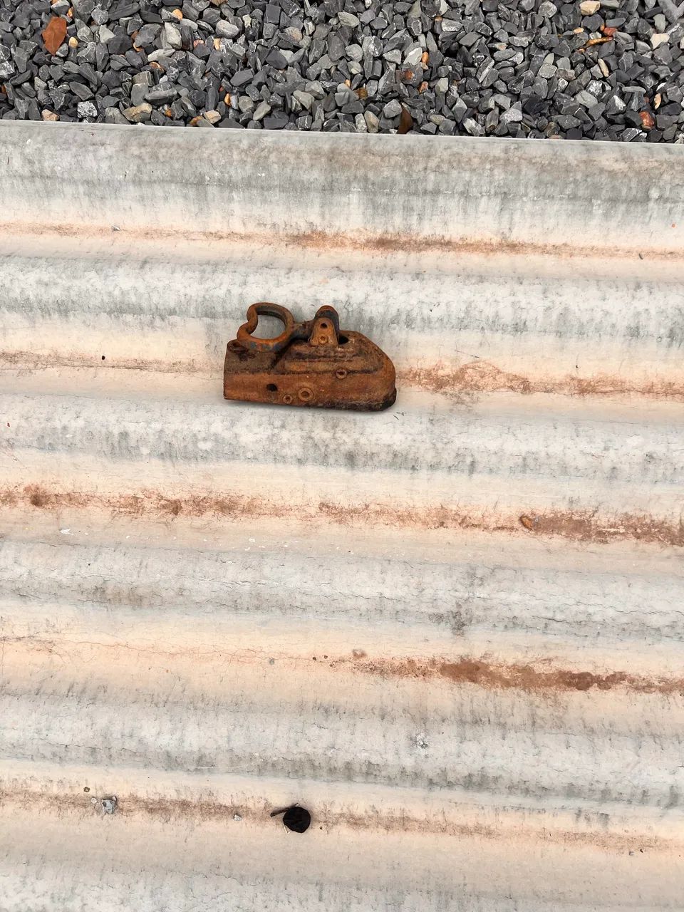 Estrutura de carretinha com par de molas e munheca(engate) - Foto 4