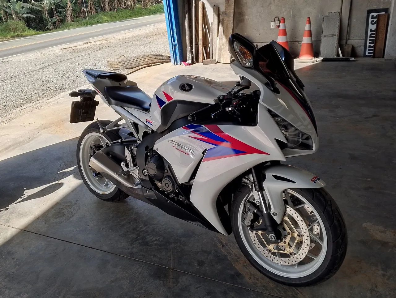 CBR 1000 impecável 