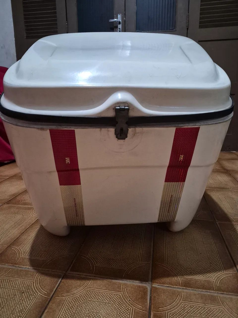 Baú com suporte para moto - Foto 5