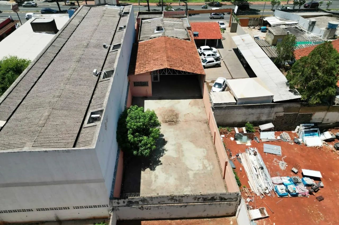 Imóvel comercial 7 salas Setor Oeste Av D com galpão e 614m²