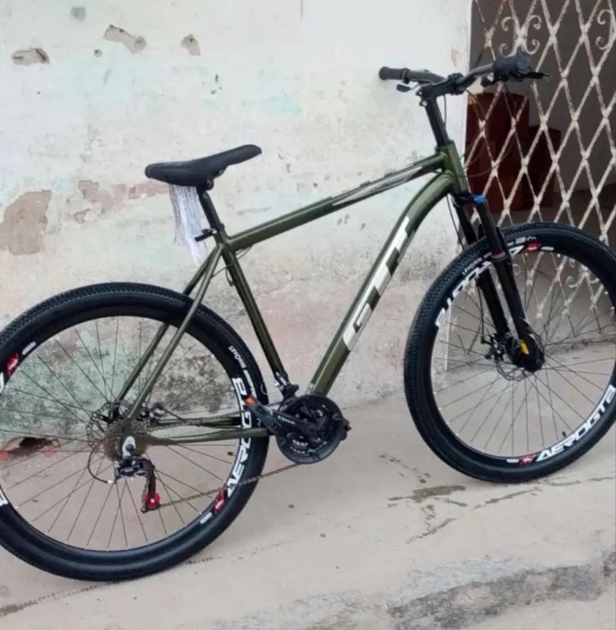 Aro 29 semi nova p vender