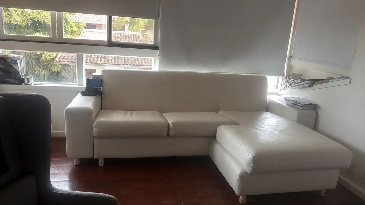 Sofá de couro branco 