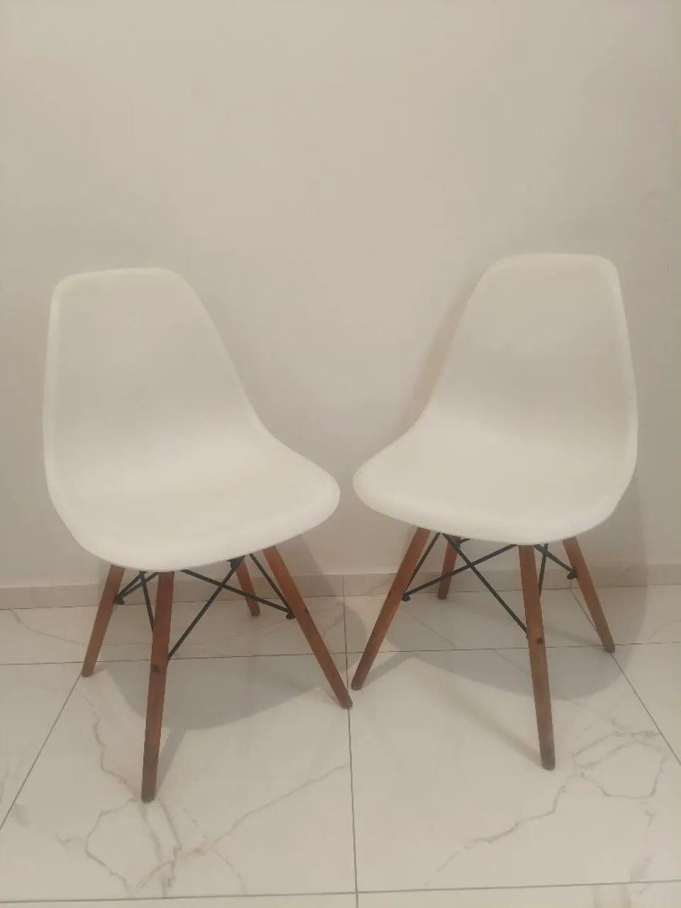 Par de cadeiras Eiffel brancas - ENTREGA GRÁTIS