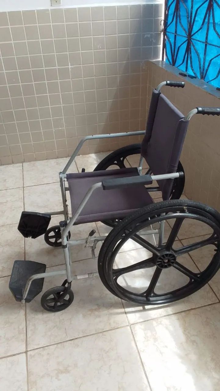 Cadeira de rodas manual em ótimo estado 