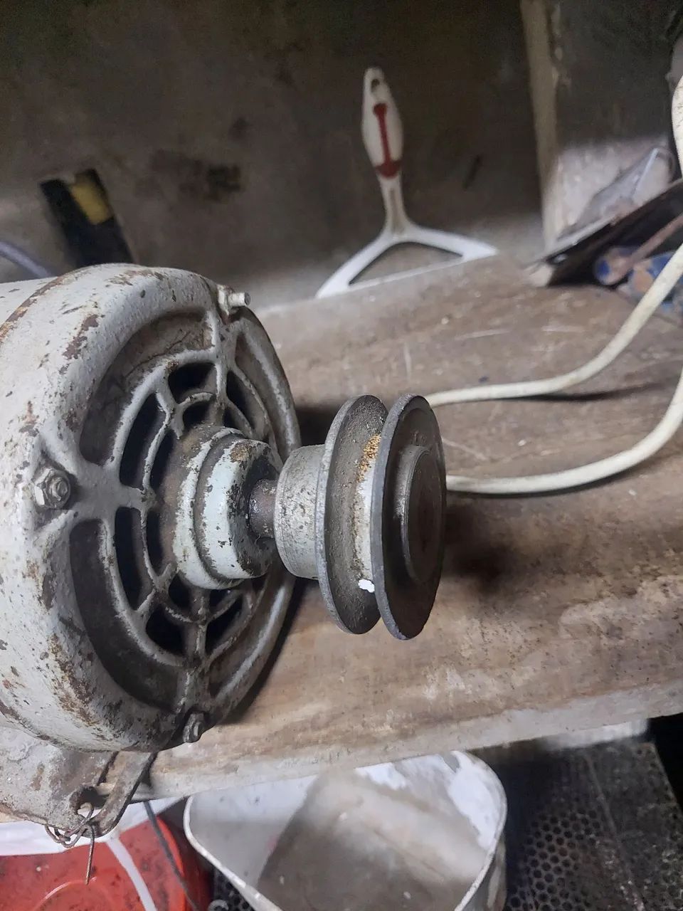Motor elétrico WEG trifacio  - Foto 3