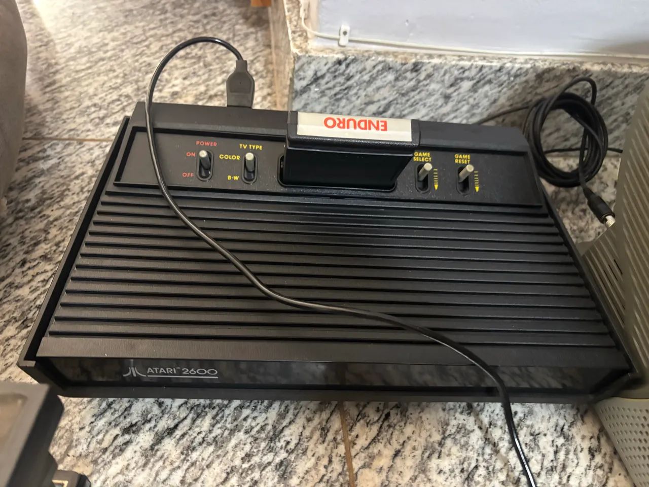 Atari 2600 Original com Joystick e Jogo