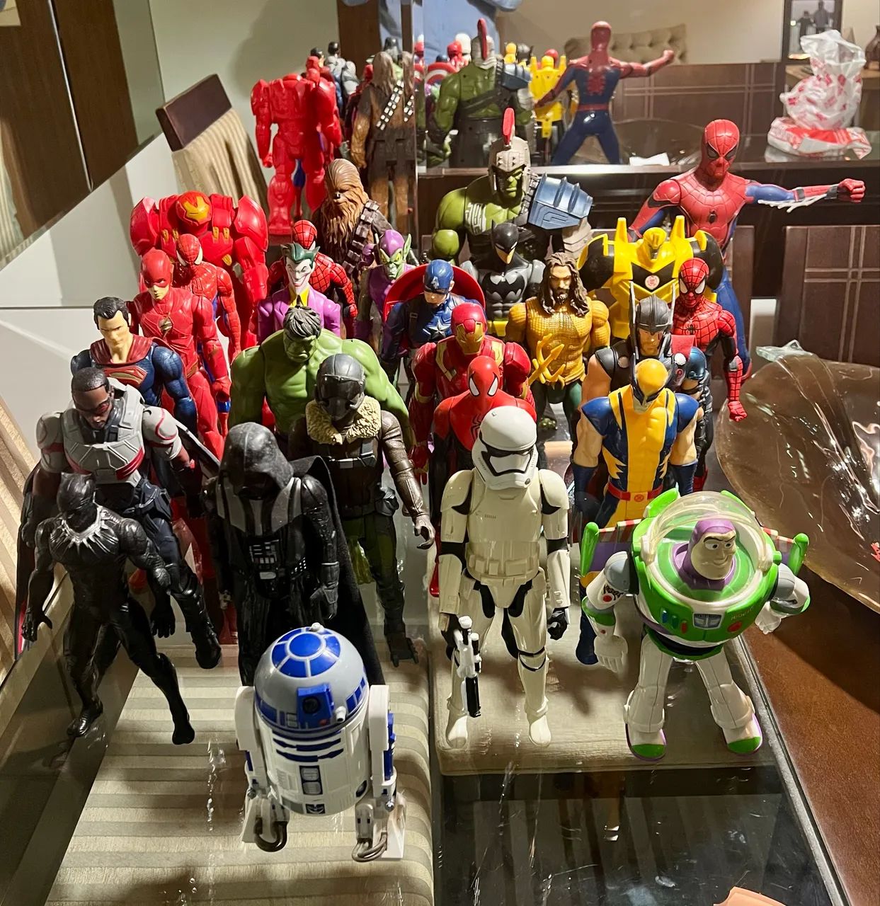 27 Bonecos originais da Marvel, DC e Star Wars