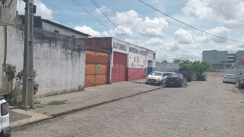 Vende-se Galpão no Centro de Feira de Santana