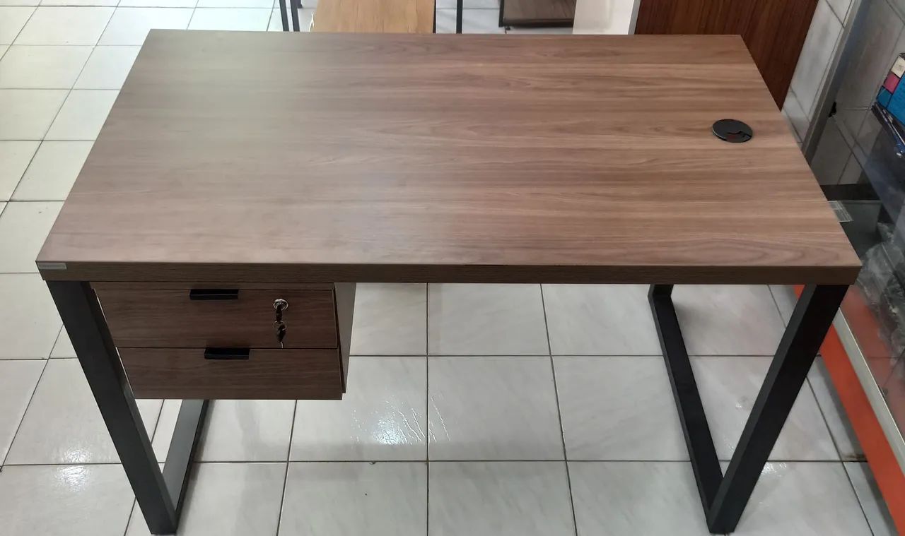 Mesa com 2 gavetas 1.20m  - Foto 3