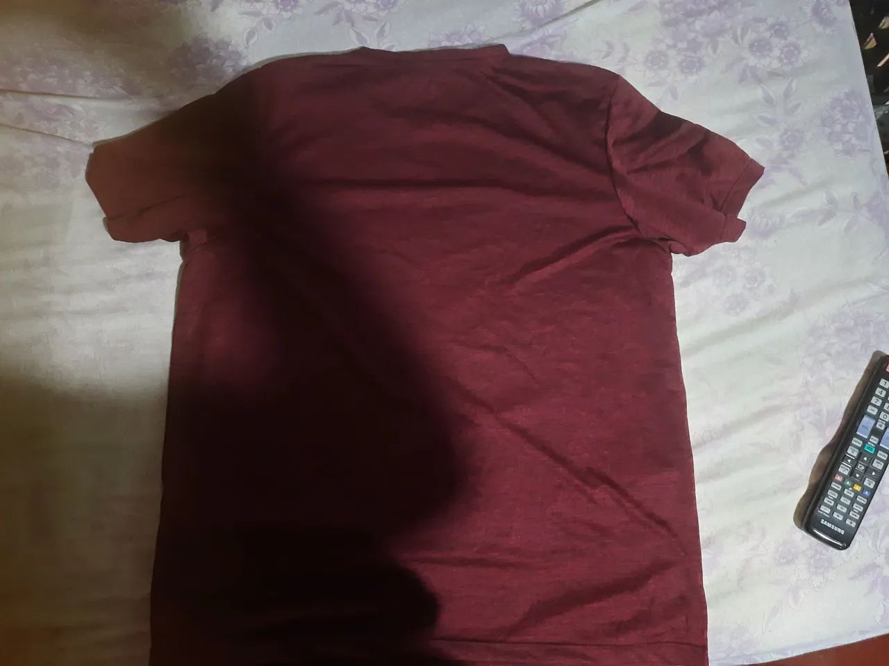Camisa da oakley vinho gg - Foto 2