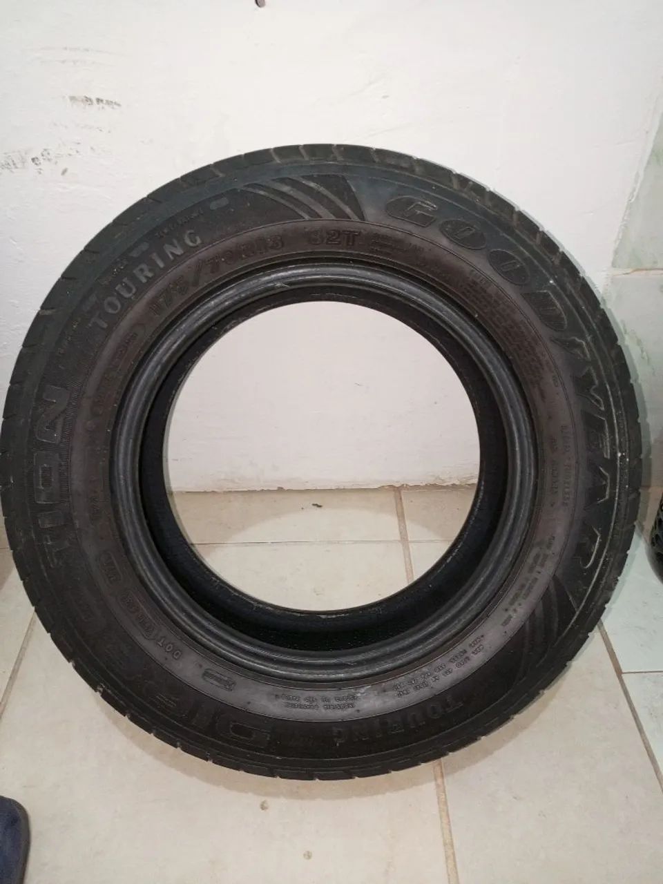 Vendo * 2 - pneus usado - excelente. - Foto 2