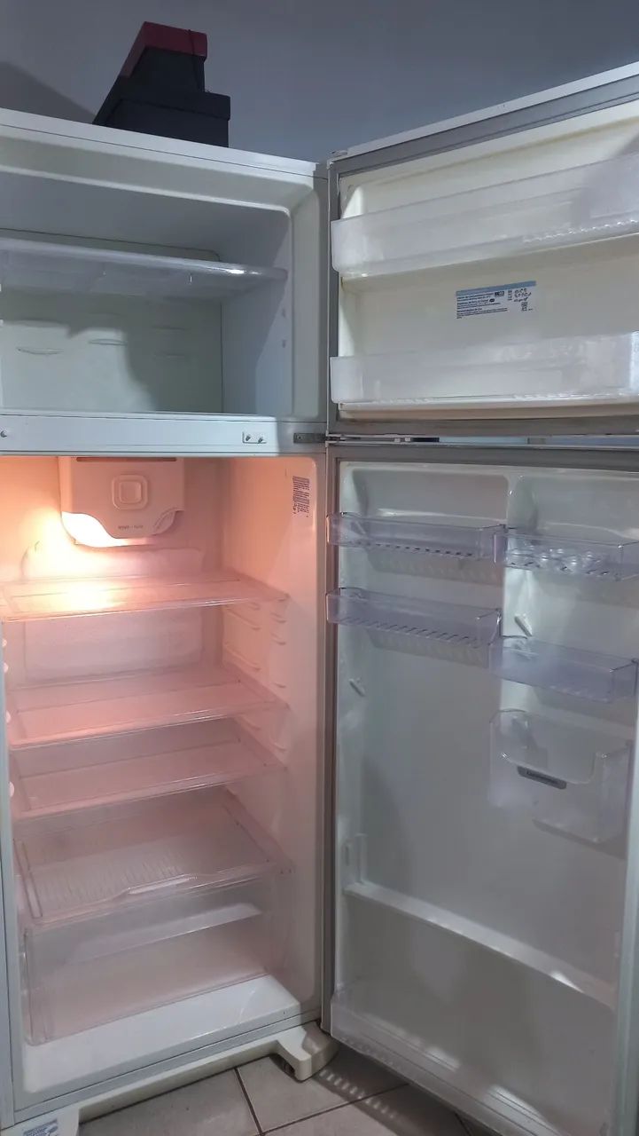 Geladeira Electrolux funcionando perfeitamente  