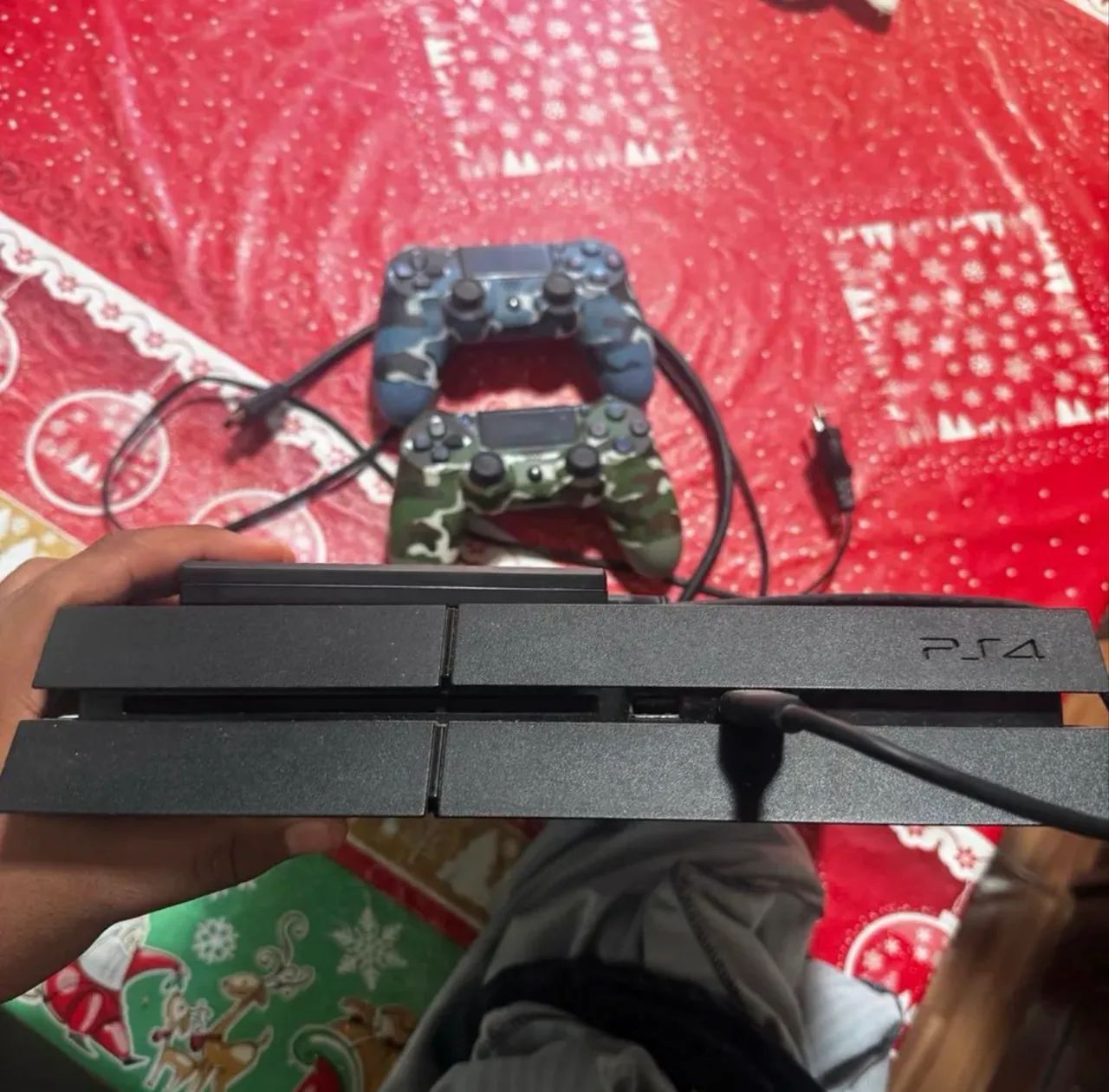 PS4 1TB COM JOGOS E 2 CONTROLES - Foto 2