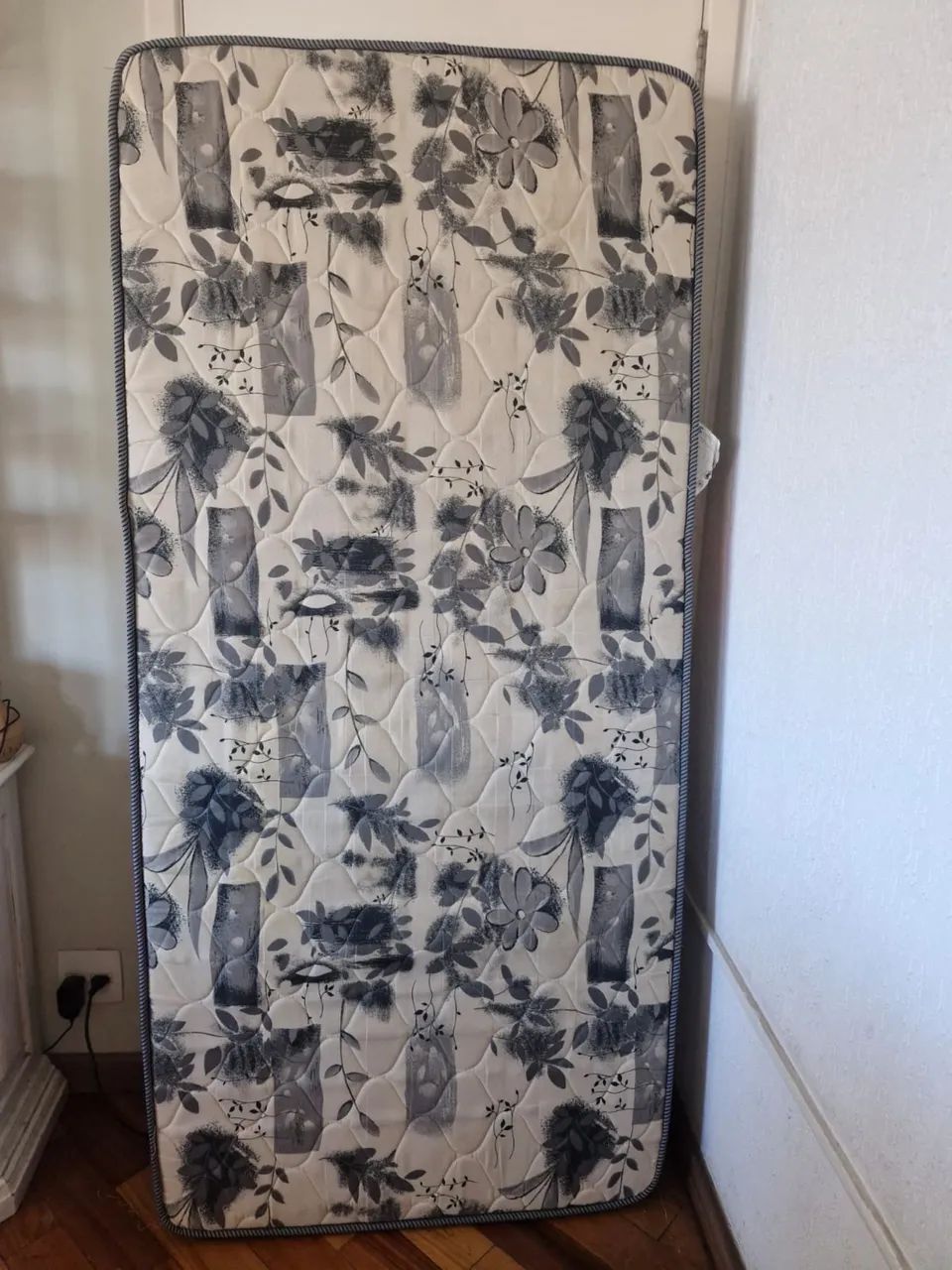 Cama com colchão  - Foto 2