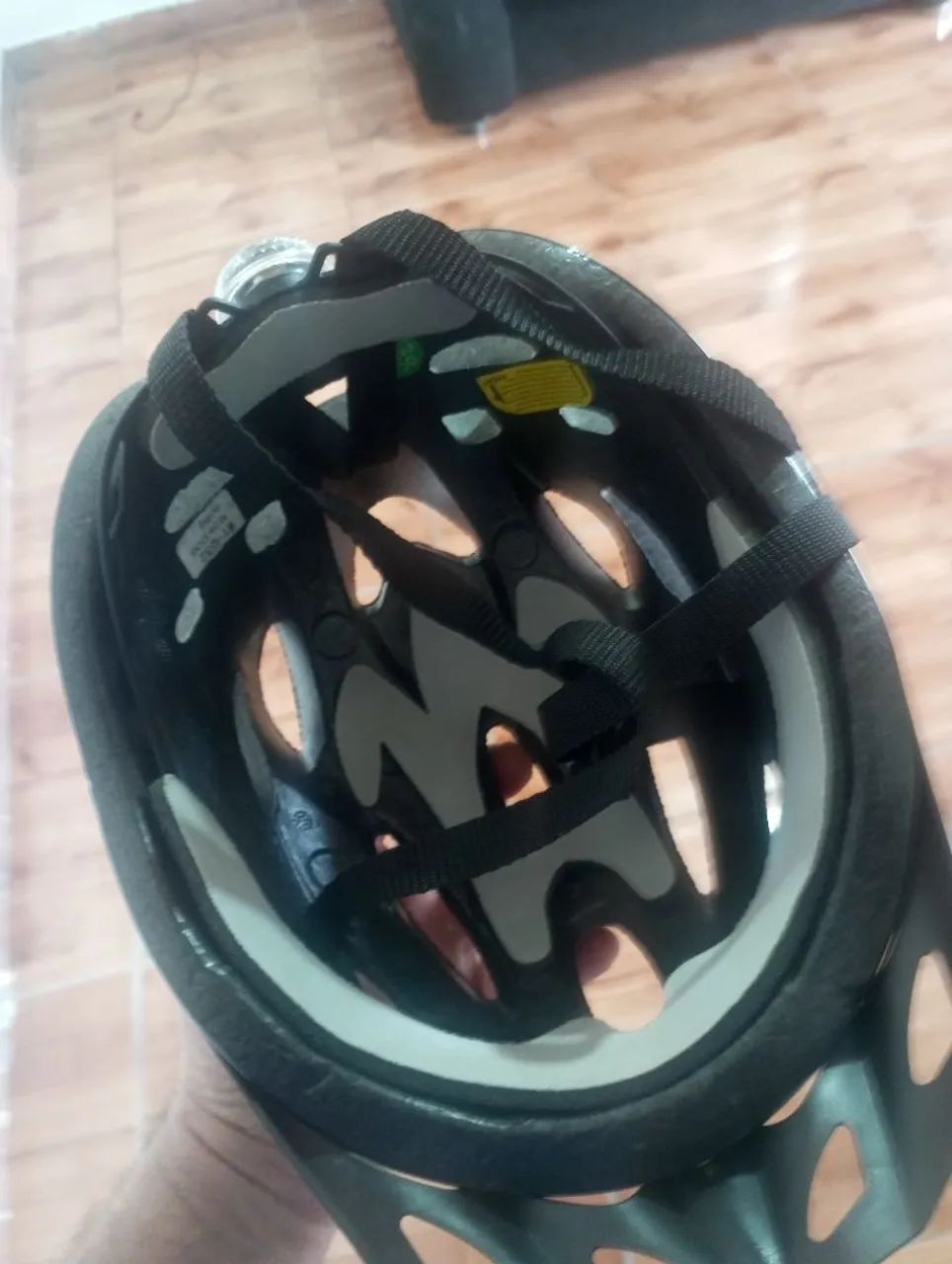 Capacete absolute