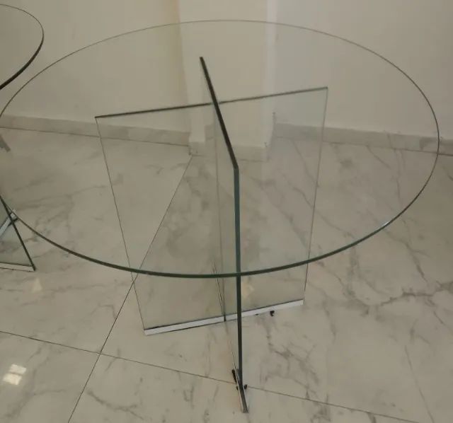 Mesa de vidro com 90 cm de diâmetro