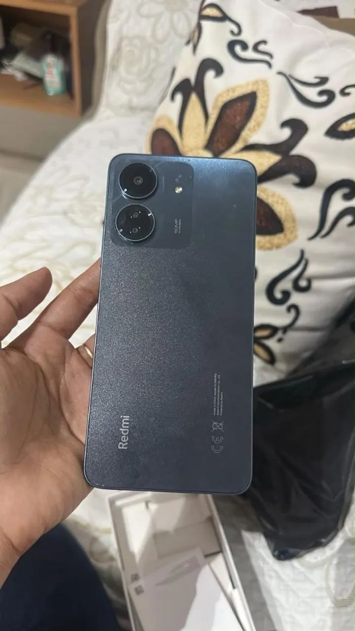 Vendo redmi 13c,128 gigas e 4 de RAM.