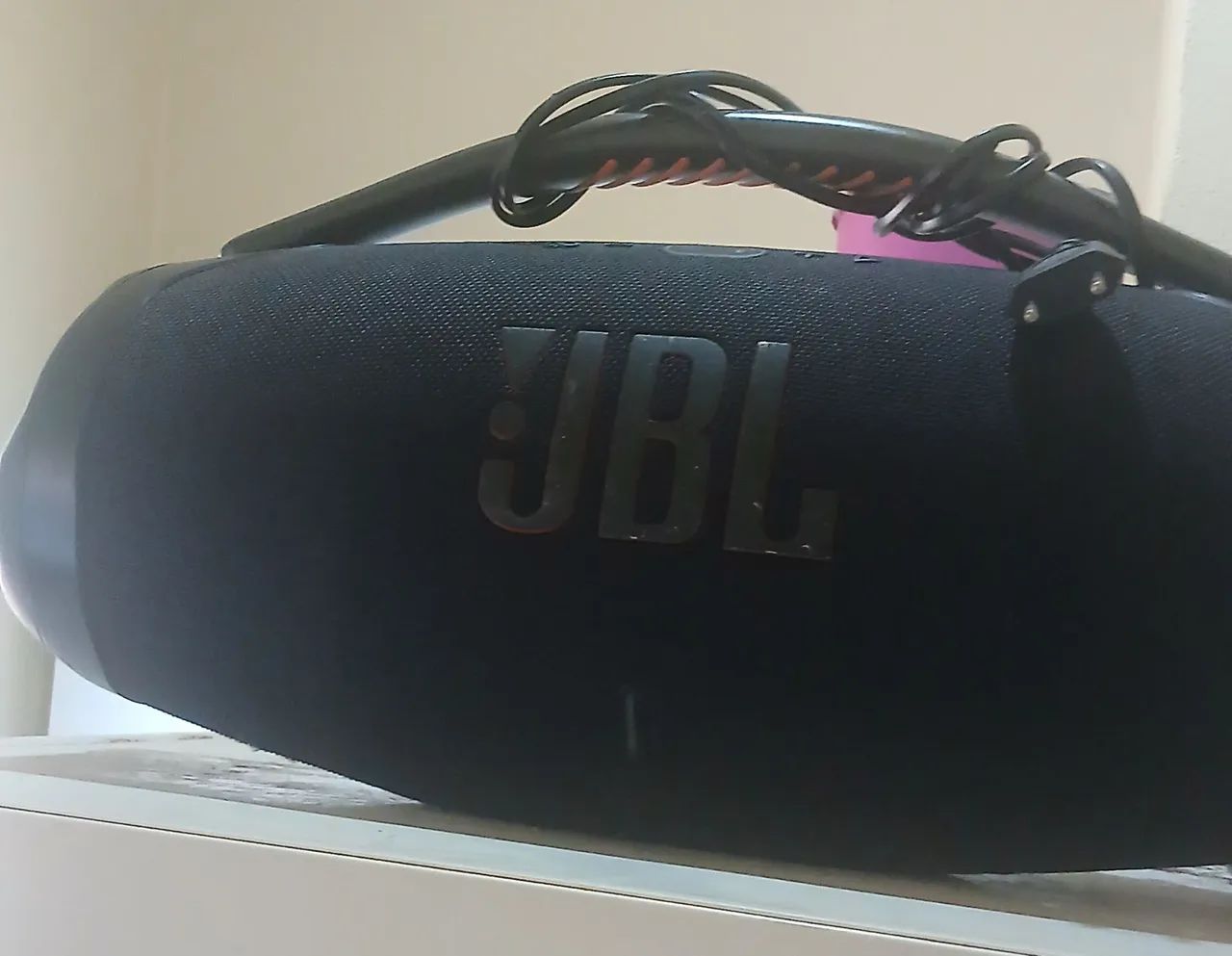 VENDO CAIXA DE SOM JBL NOVA - Foto 3