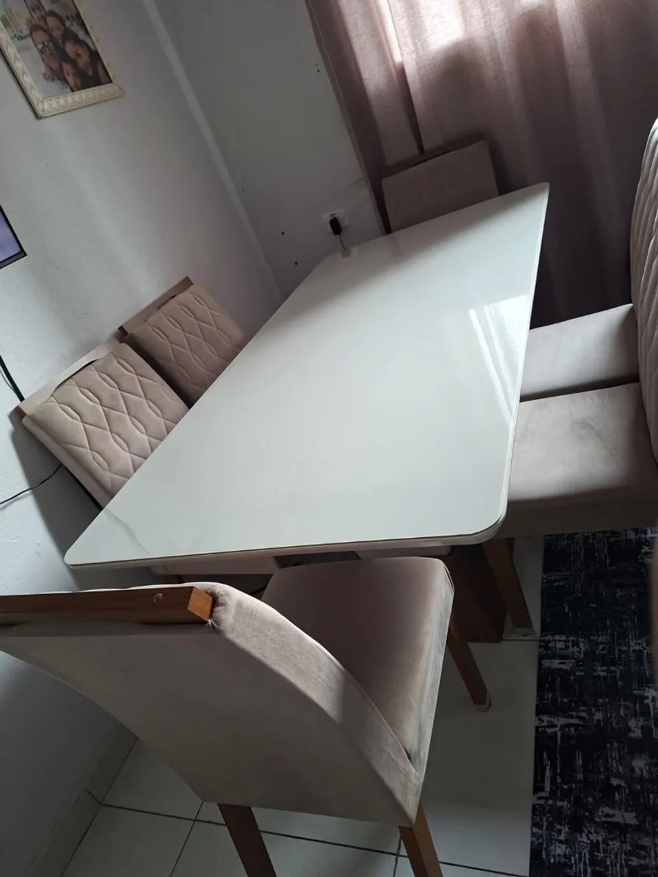 Vende se mesa de vidro com seis cadeiras