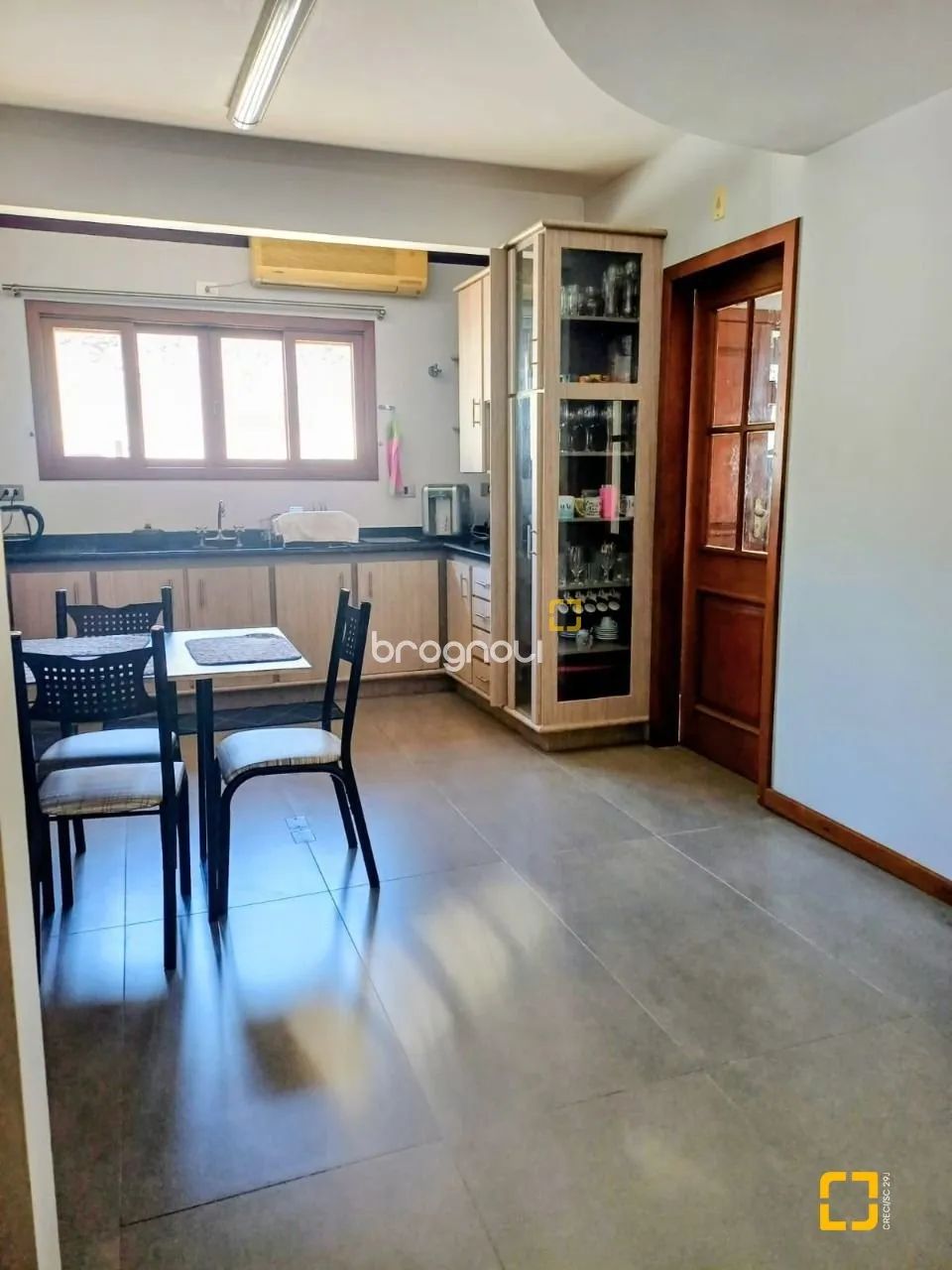 BROGNOLI VENDE - Seu Refúgio Particular: Casa Espaçosa com Piscina - Foto 2