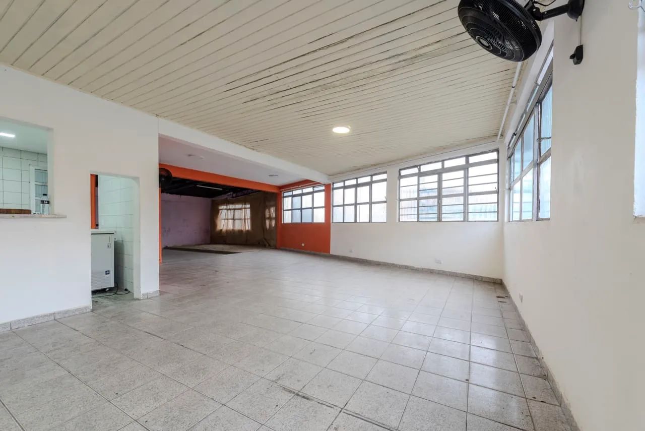 Loja na Estrada Morro dos Olhos D'Agua, 2  170 m² - Foto 2