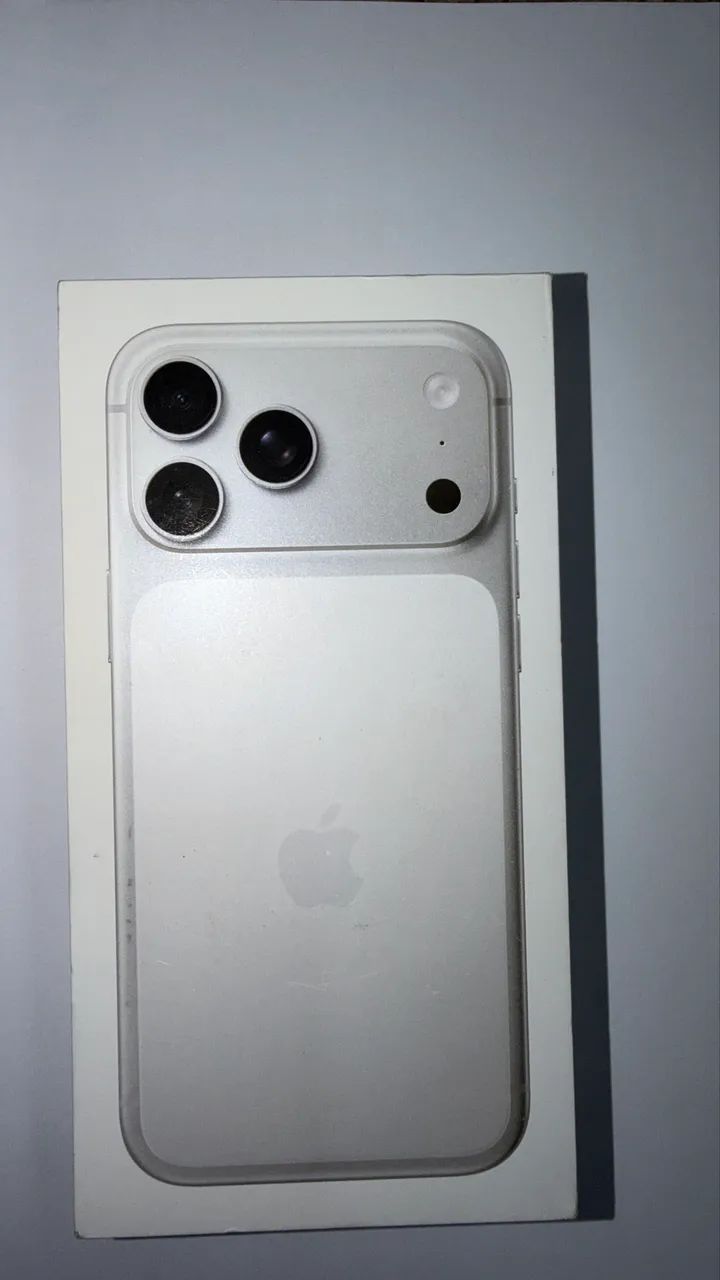 iPhone 17 pro Max, silver, lacrado - 7.100,00