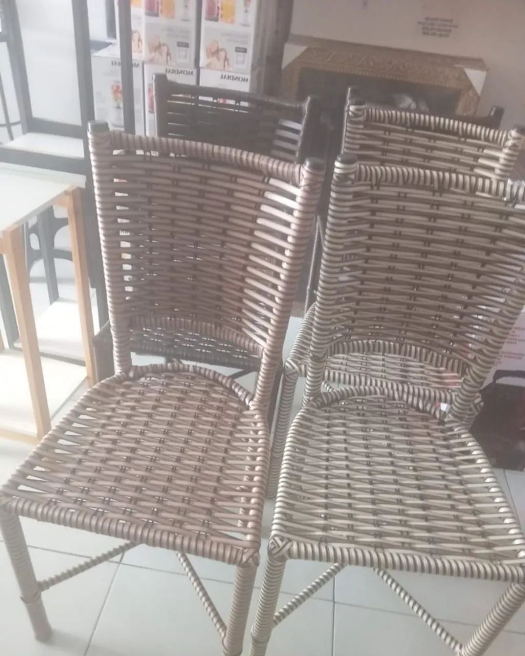 Cadeiras Novas 220 Reais Cada
