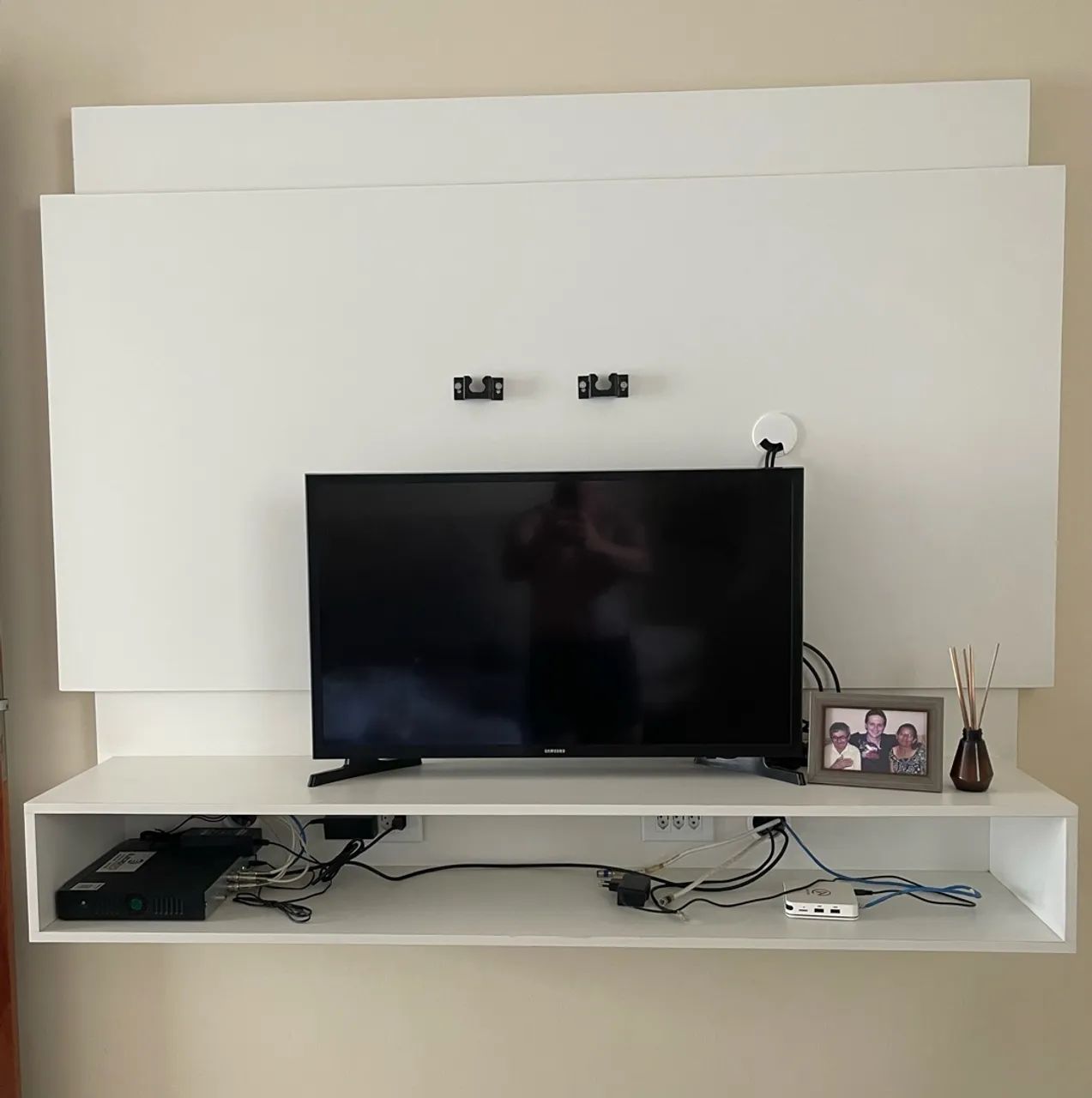 Rack Suspenso com Painel para TV em MDF Branco - Foto 3