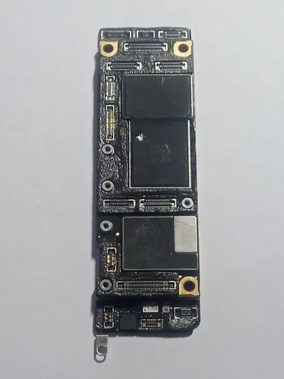 Placa mãe iPhone 11 travando no loog da Appe 