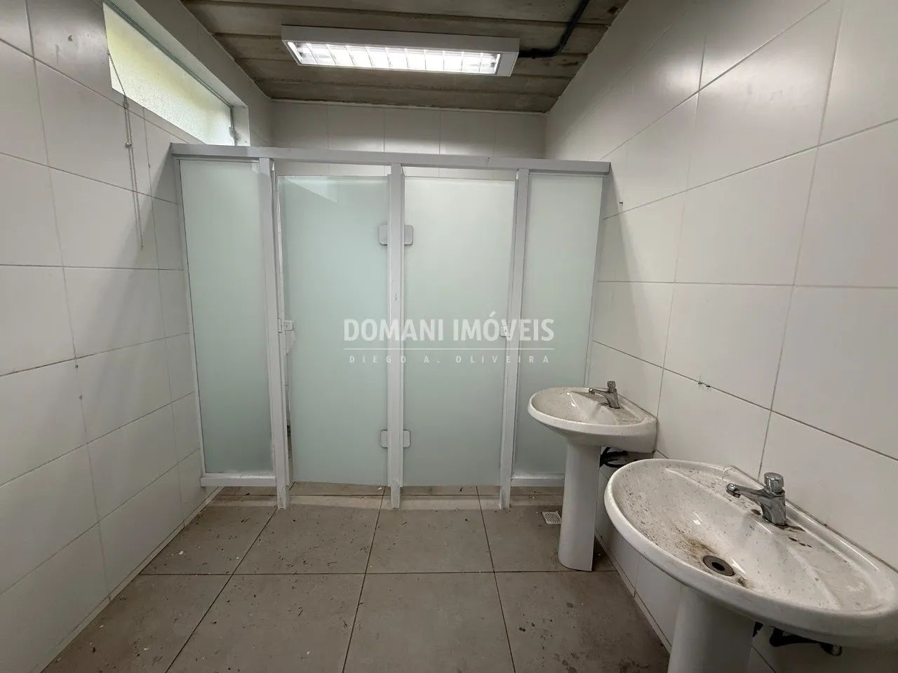 Prédio Comercial Novo no Centro Comercial da Cidade, Região da Abernéssia - Foto 5