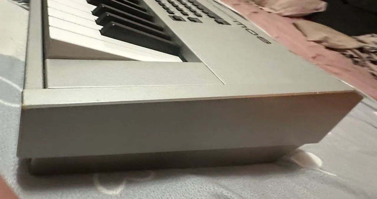 TECLADO YAMAHA MO8 - Foto 4