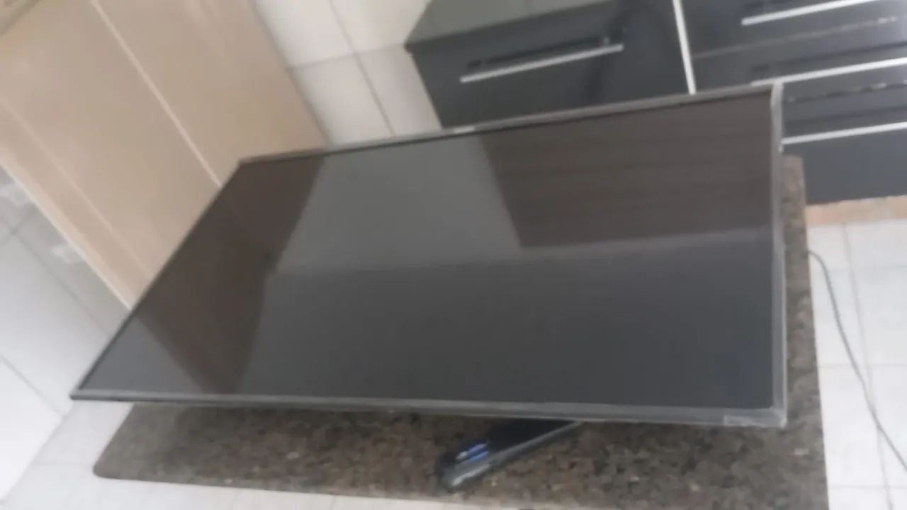 Tv nova menos de 6 meses de uso 