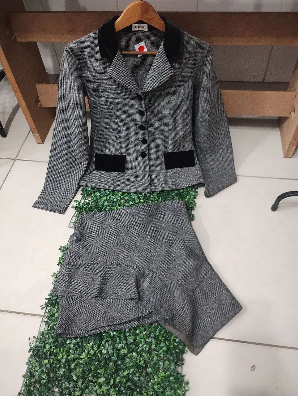 Conjunto casaquinho e saia - Foto 3