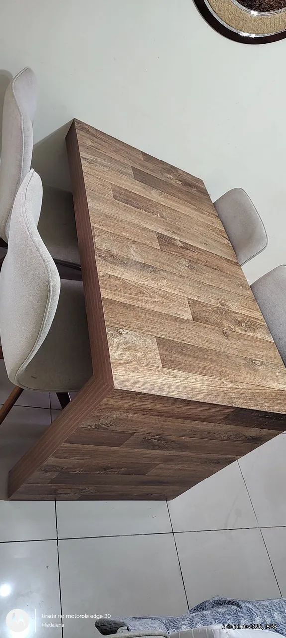 Mesa fixa na parede em L