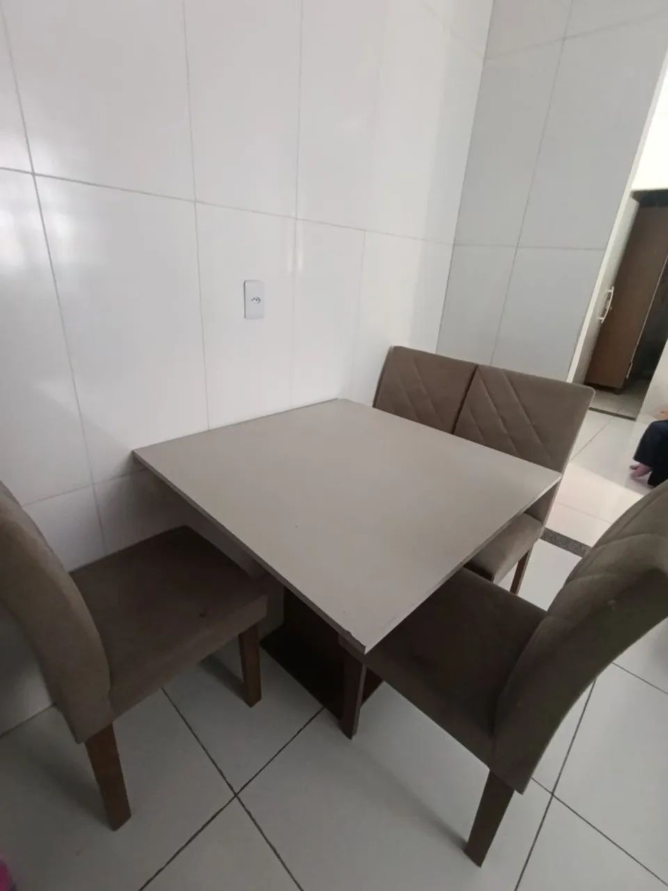 Conjunto mesa de jantar 4 cadeiras  - Foto 2