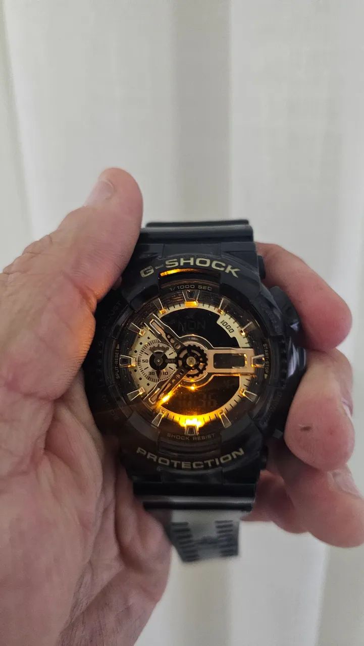 relogio g shock GA-110GB PRETO E DOURADO 