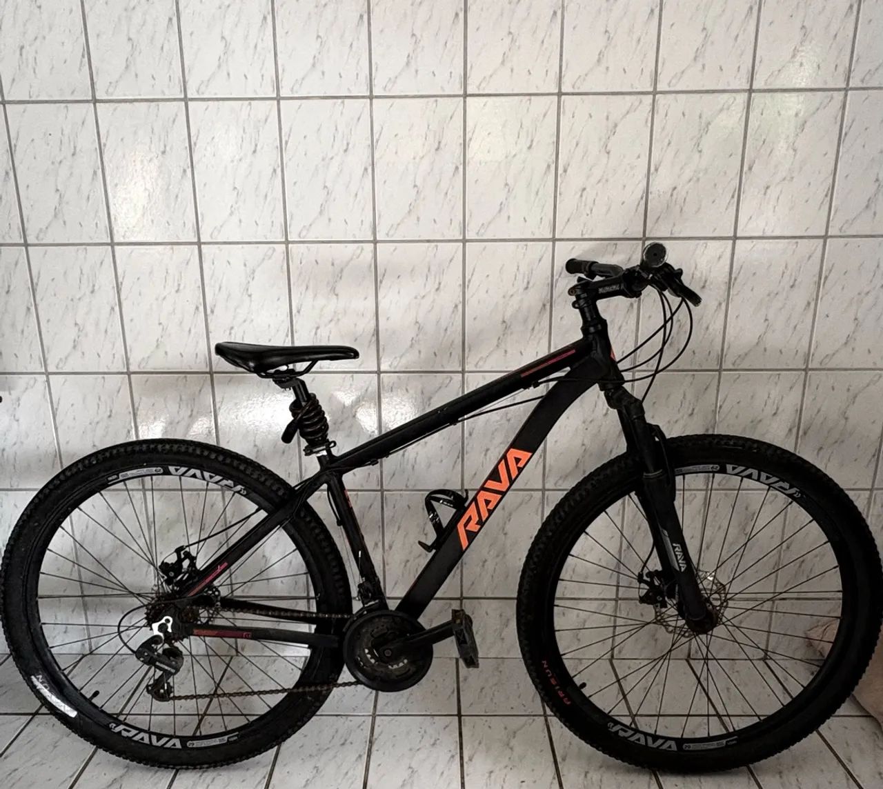 Bicicleta RAVA aro 29 câmbio Shimano