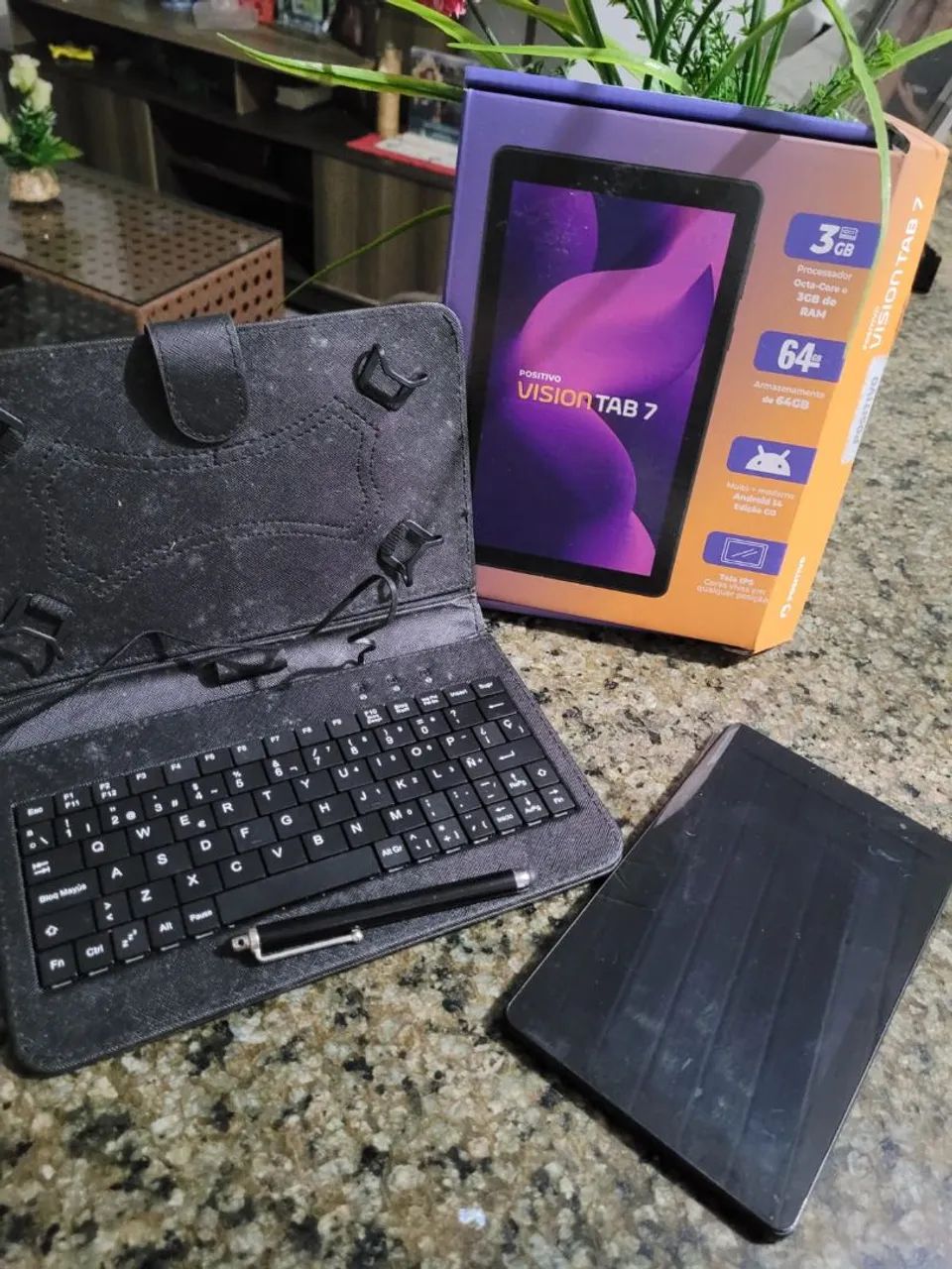Tablet com teclado e caneta