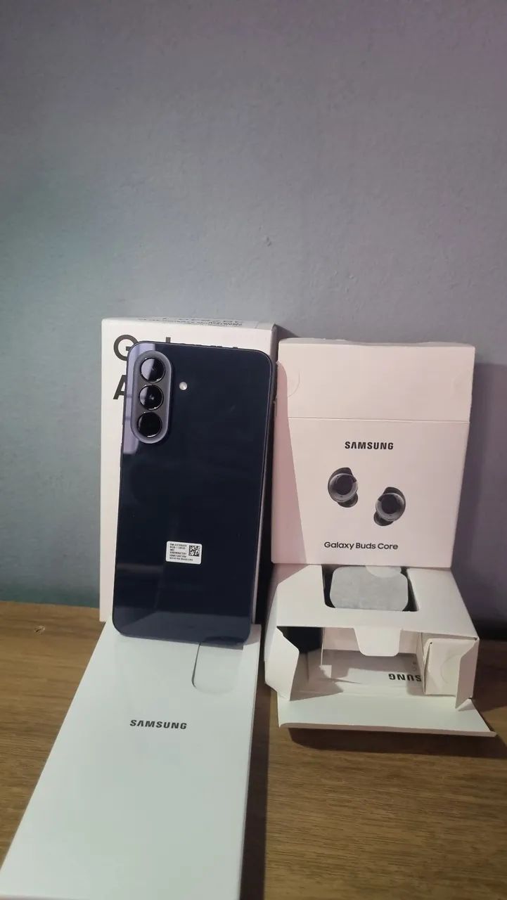 Celular Galaxy A57 5G cor azul perolado  nunca usado  - Foto 3