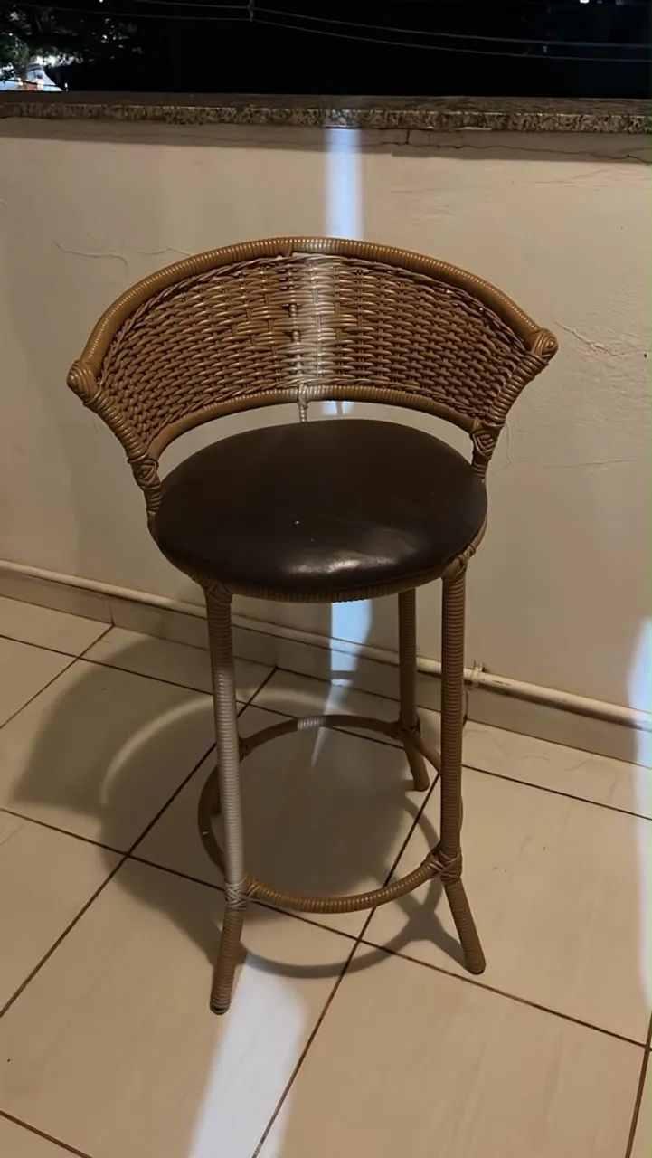 Mesa alta com 2 banquetas  - Foto 3