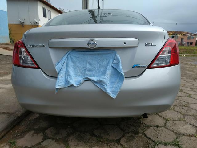 Nissan Versa - Foto 2