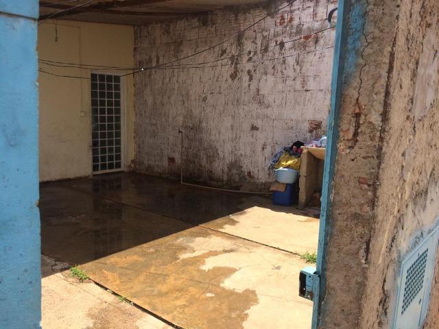 Vendo lote escriturado urgente com 2 moradias na 207 - Foto 3