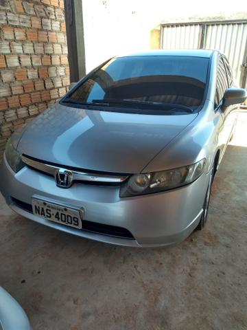Vende se um Honda Civic completo de tudo