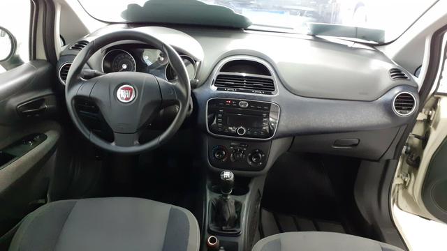 Fiat Punto 1.4 Atractive 2013 - Foto 3