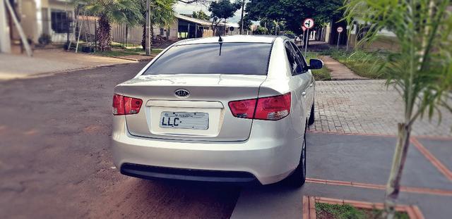 KIA Cerato 1.6 Manual - Foto 4